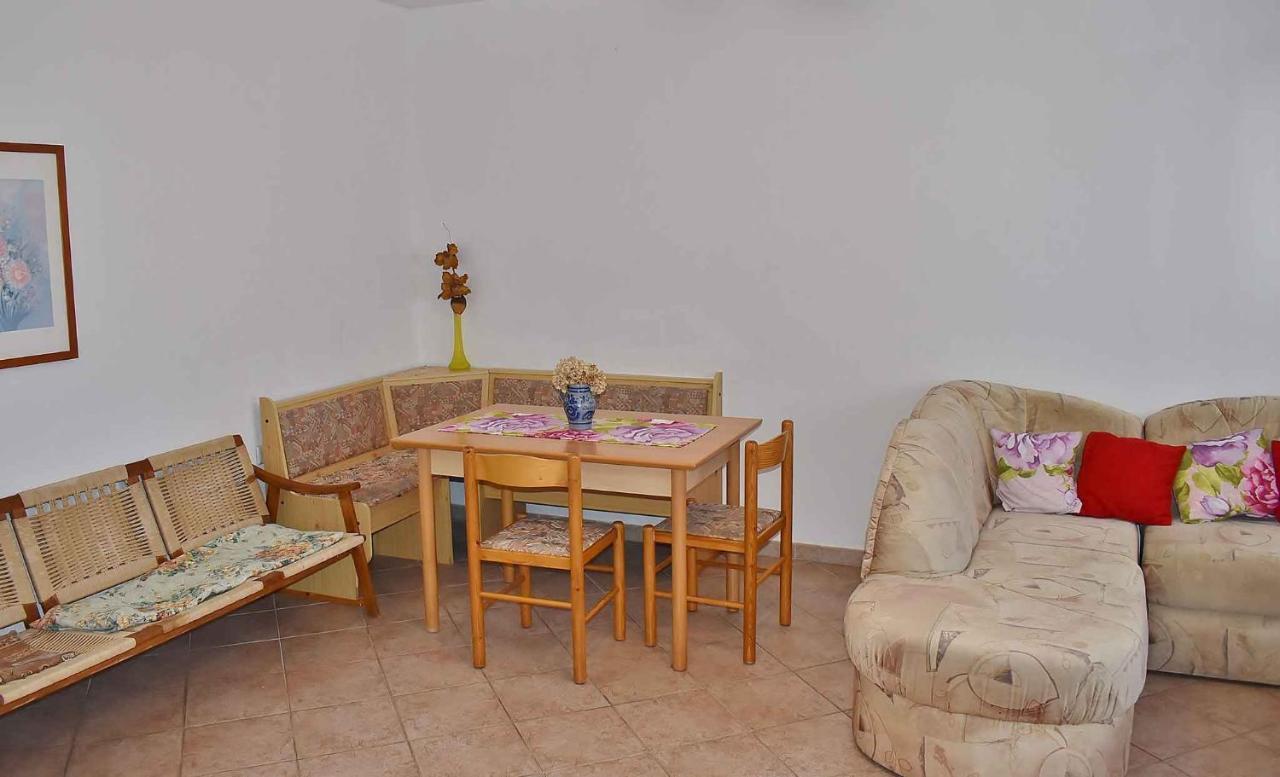 Apartment In Lopar/Insel Rab 17739 Esterno foto