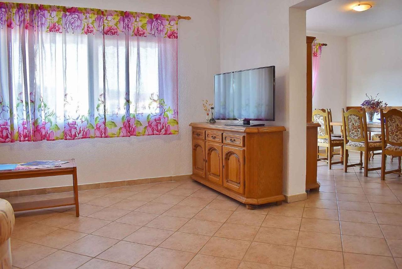Apartment In Lopar/Insel Rab 17739 Esterno foto